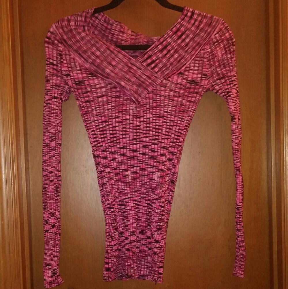 **Pink, long sleeve top
